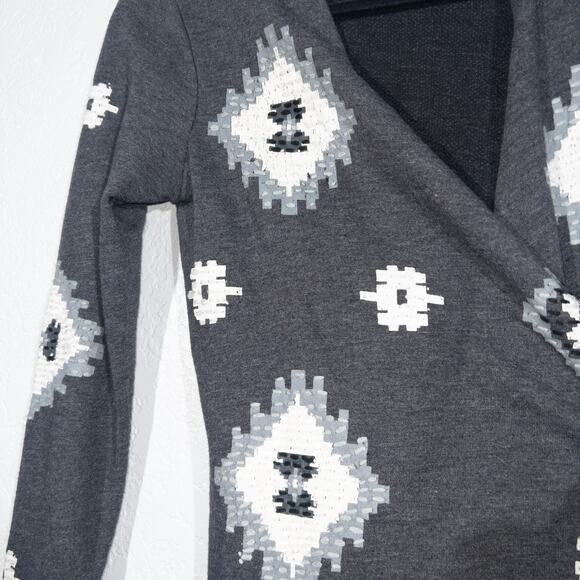 Lucky‎ Bliss x Lucky Brand Gray Aztec Tie Waist Cardigan Size Small - Picture 3 of 5